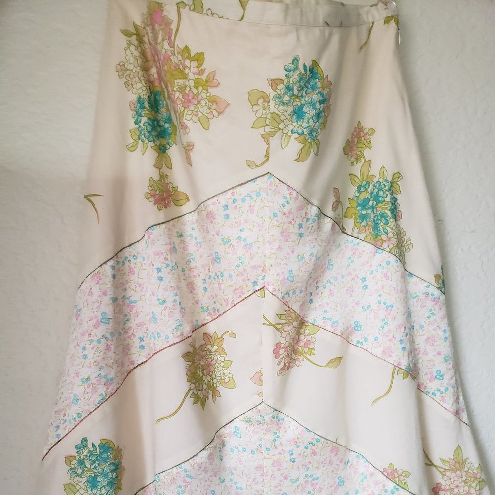 NWOT Sweet Spring Skirt W/ Tiered Floral Pattern